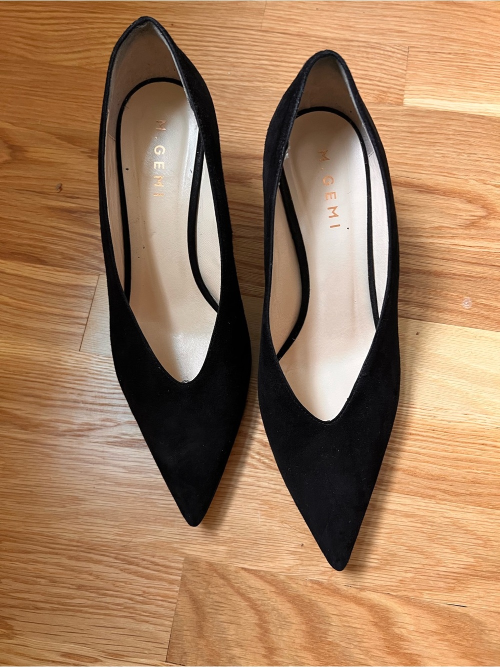 M Gemi black suede pointed v cut heels 39.5
